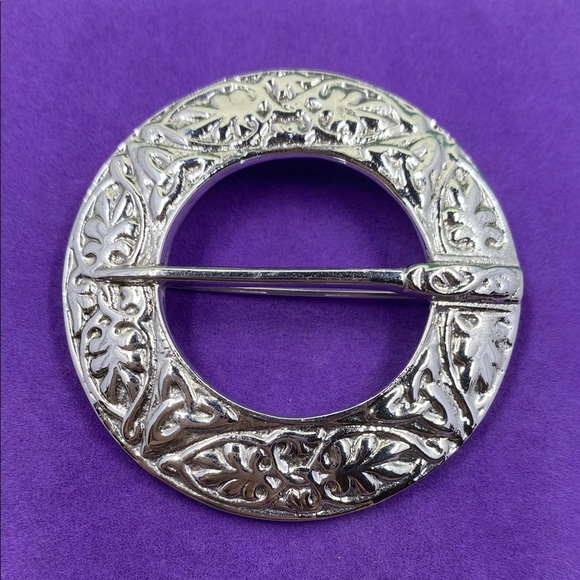 Jewelry - 💛 Vintage Elegant Silver Scottish Kilt Brooch